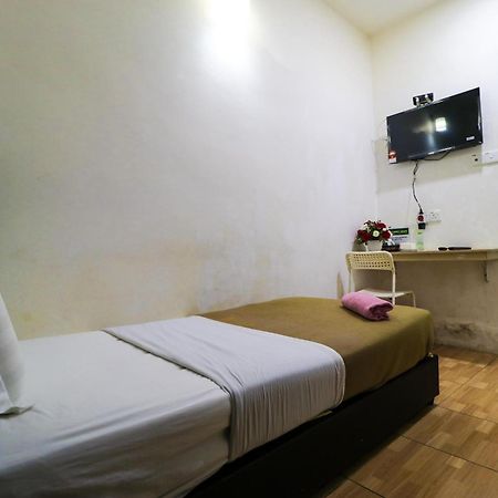 Uncle Guesthouse Куала-Тренгану Экстерьер фото