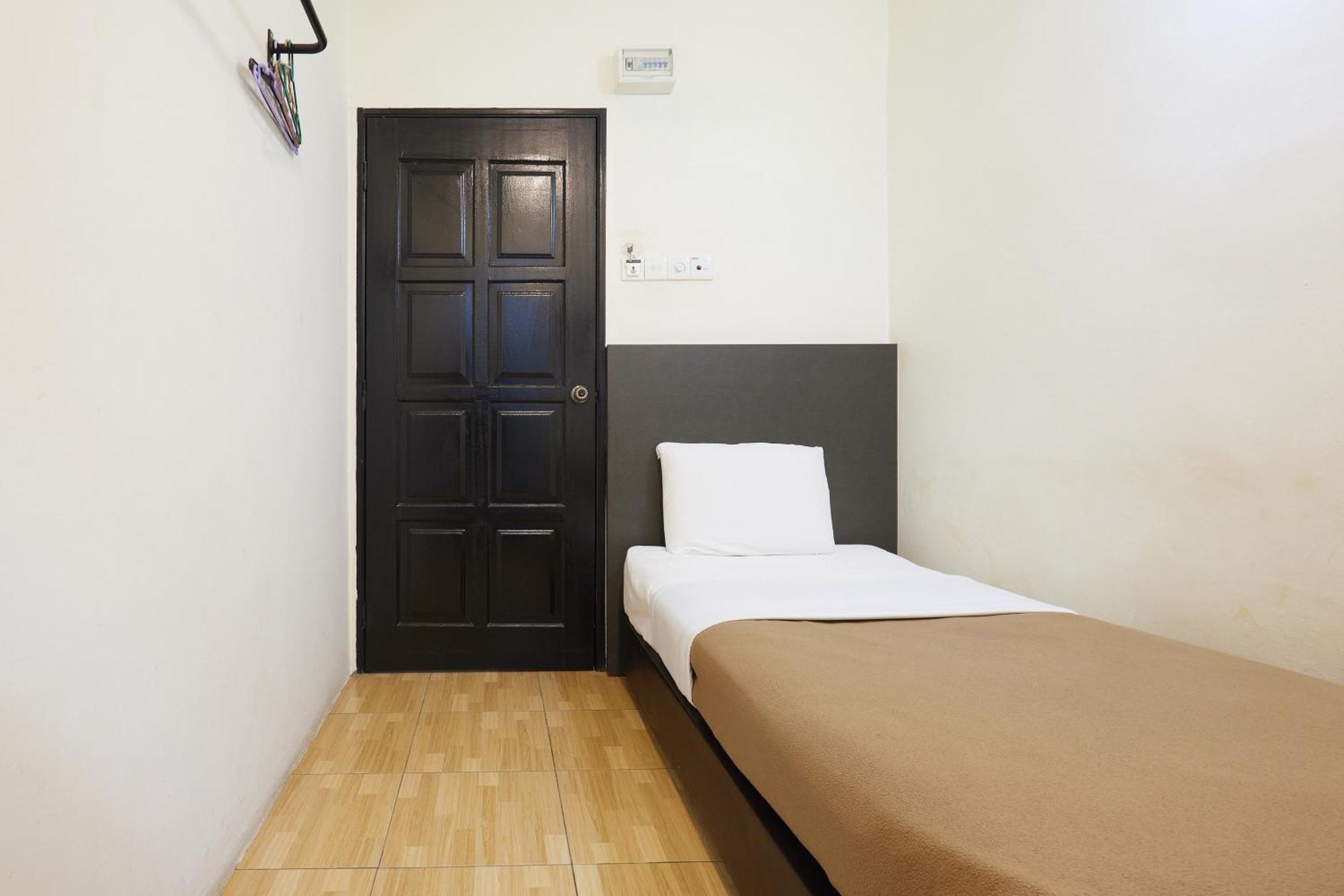 Uncle Guesthouse Куала-Тренгану Экстерьер фото